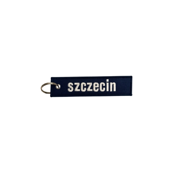 Brelok haftowany Ubee Sailor – Szczecin z kołem sterowym i koordynatami